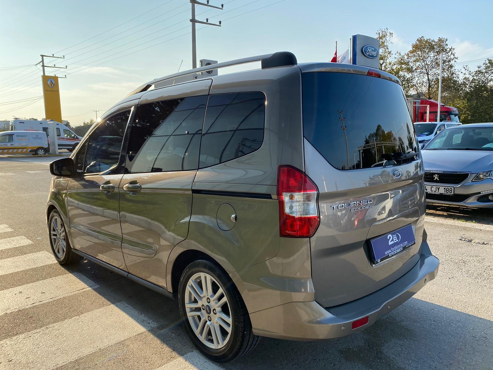 Ford tourneo courier 2018